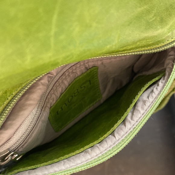 MO851 Clutch / Wristlet - Picture 4 of 7